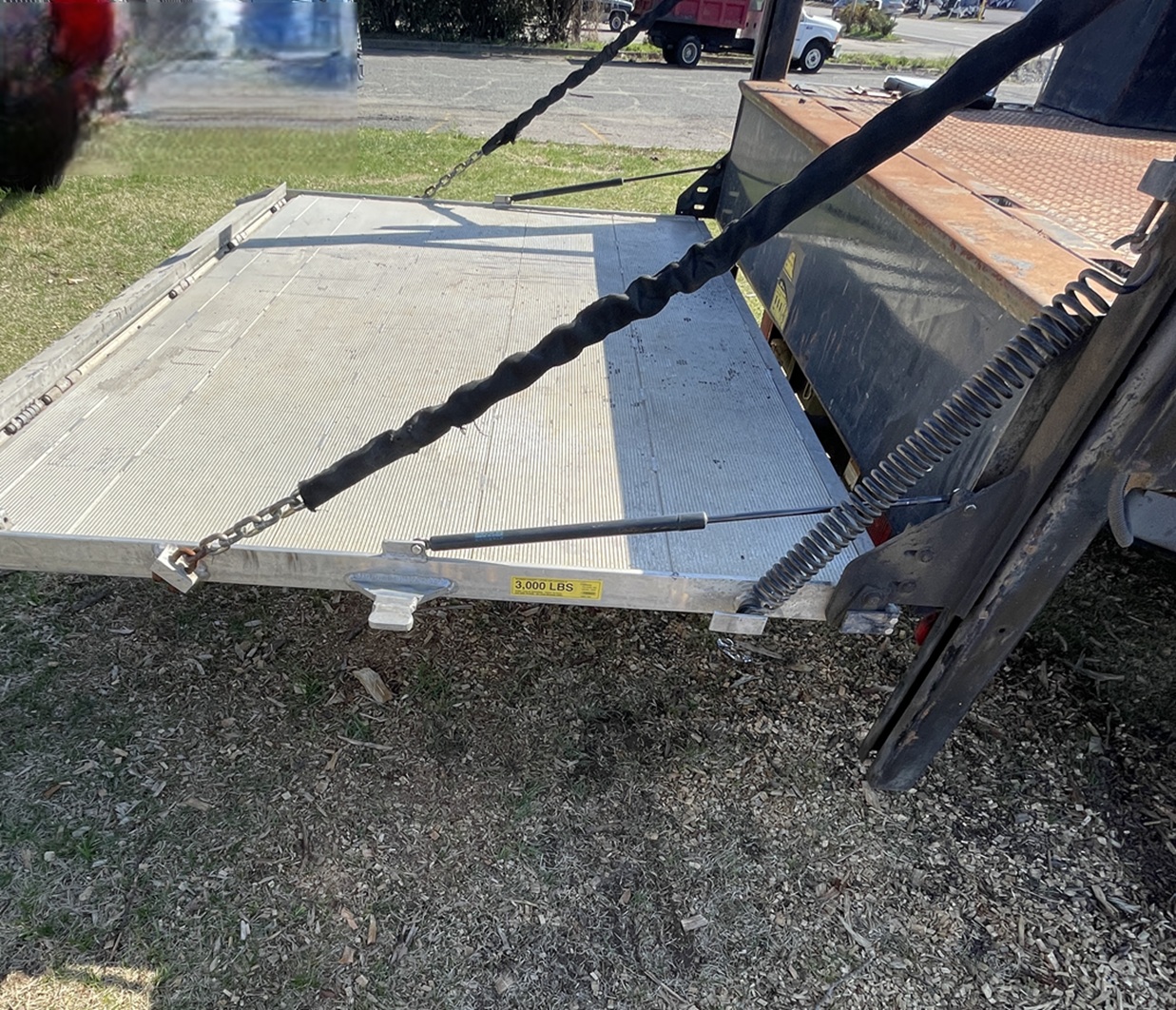 2013 FORD F550 Flatbed Liftgate - Image 19